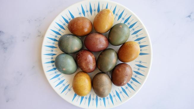 Image https://www.naturalgrocers.com/sites/default/files/styles/search_card/public/media_images/13502_Good4U_Organic_Easter_Egg_Dye_with_NGBP_04_Web_Recipe_Feature_1024x587.jpg?itok=mndvSHRU