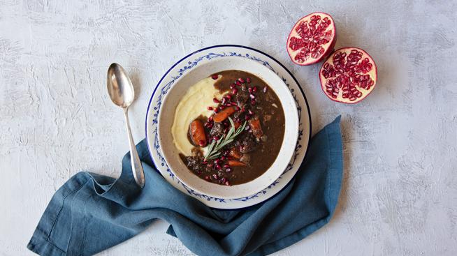 Image https://www.naturalgrocers.com/sites/default/files/styles/search_card/public/media_images/15238_Slow_Cooker_Pomegranate_Beef_Stew_Web_Recipe_Feature_1024x587.jpg?itok=M2ve2br1