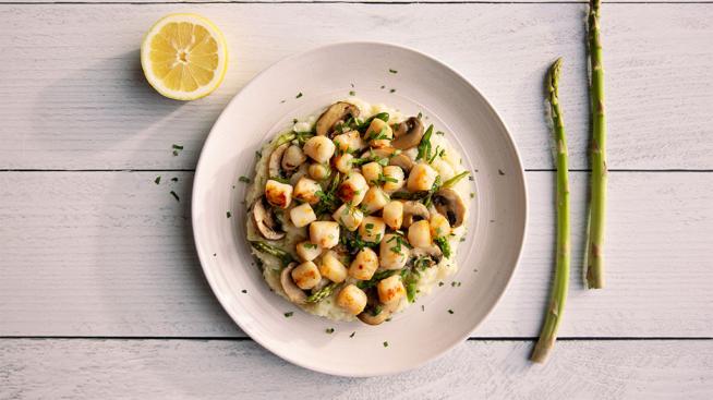 Image https://www.naturalgrocers.com/sites/default/files/styles/search_card/public/media_images/Spring%20Mushroom%20Rosotto%20with%20Scallops_Recipe%20Feature_1024x587.jpg?itok=6Wafc5cB